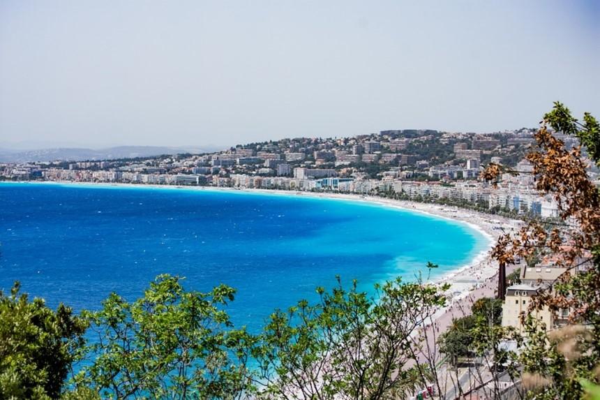 Notre guide des plages privées et publiques sur la Côte d'Azur