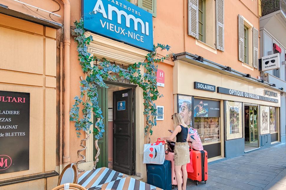 AMMI Vieux Nice - close tram stop line 2 garibaldi le chateau