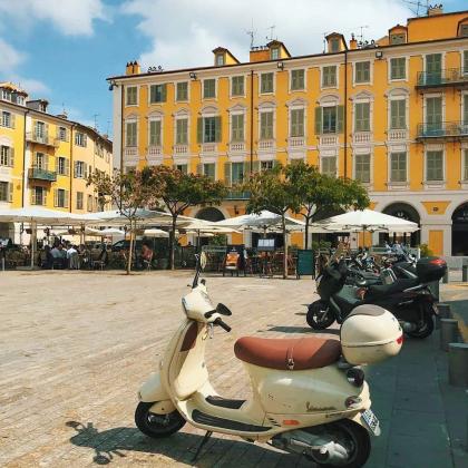 AMMI Vieux Nice - Tram arrêt Garibaldi Le Chateau