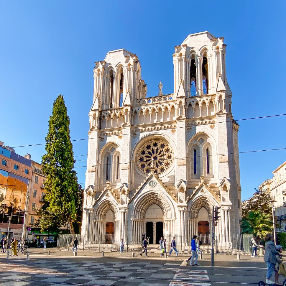 Hôtel du centre Nice - basilica Notre Dame Nice