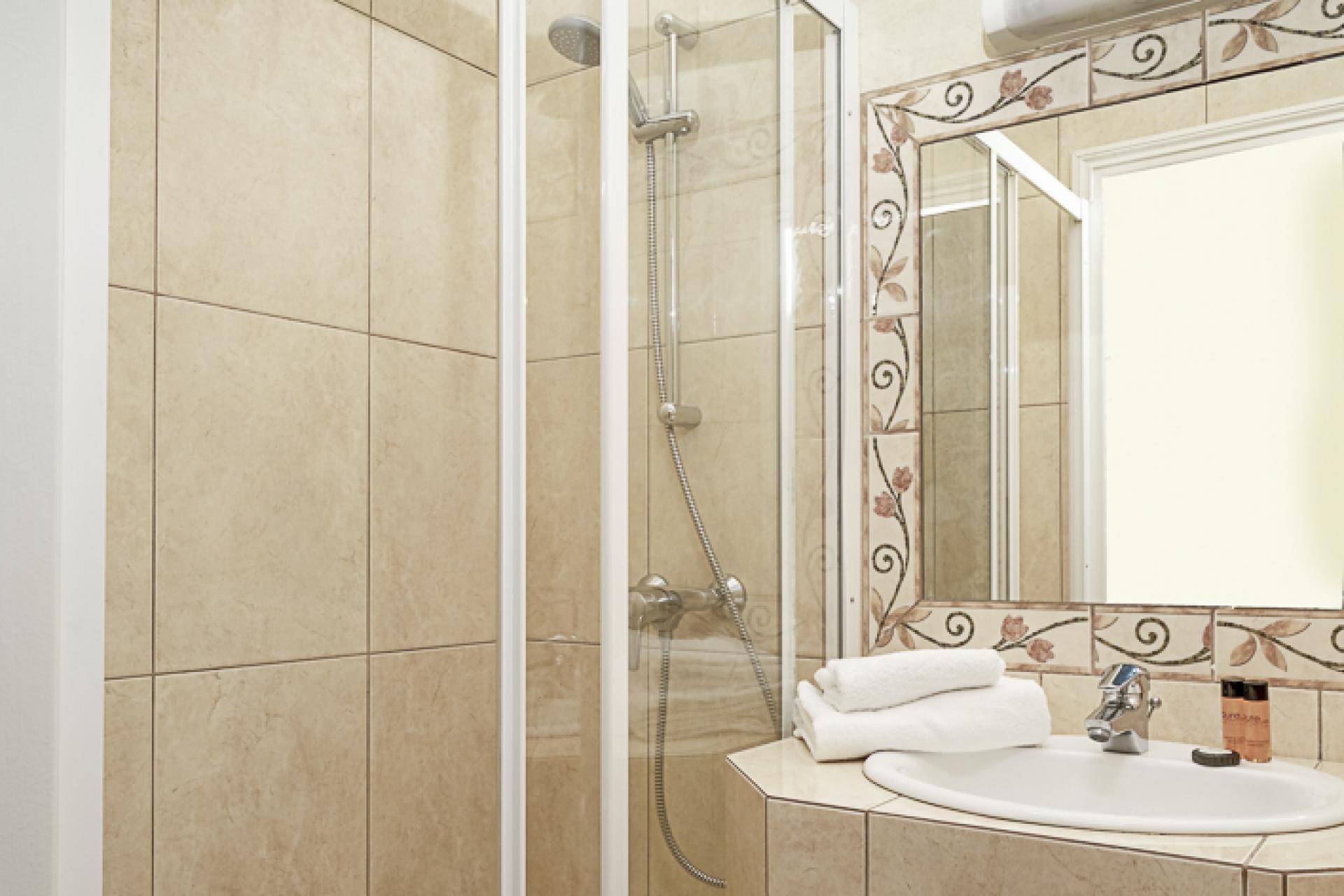 Hôtel du Centre Nice, un hôtel AMMI - Junior Suite vue Notre Dame