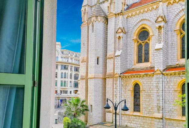 Hôtel du Centre Nice - un hôtel AMMI - view on Notre Dame